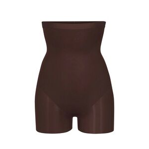 NEW Skims Simply Bare High waisted shortie / Cocoa/ M